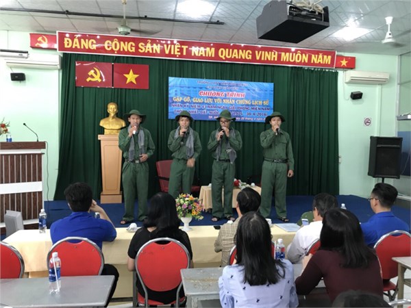 Chương trình gặp gỡ, giao lưu với nhân chứng lịch sử